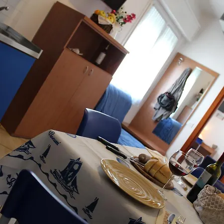Veliero Aparthotel 3*